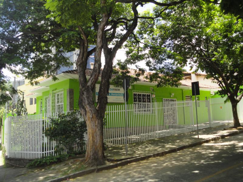 Esquina das ruas Montes Claros e Laranjal